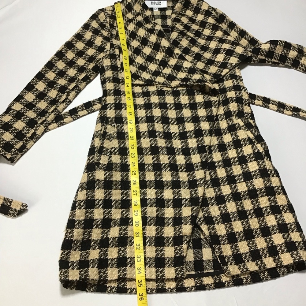 BB Dakota Checkered Woven Jacket - Picture 9 of 10